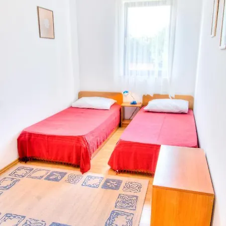 Apartman Josip 2011 *