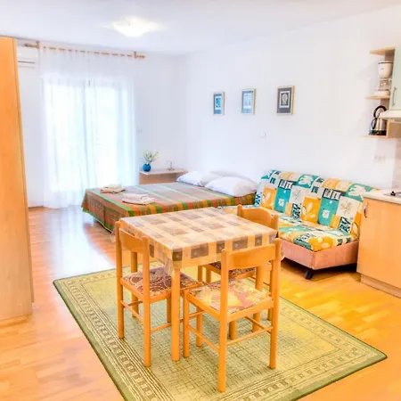 Josip 2011 Apartman *
