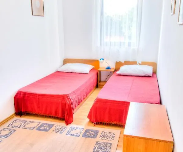 Lejlighed Josip 2011 *