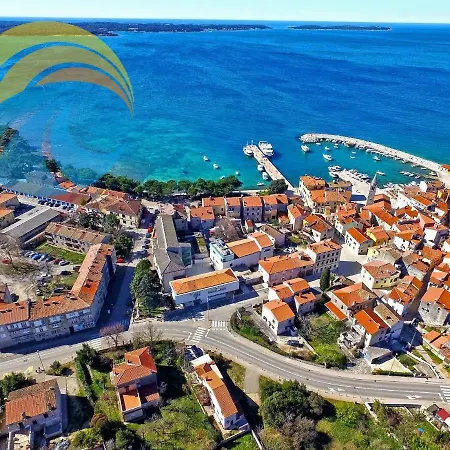 Josip 2011 아파트 파자나