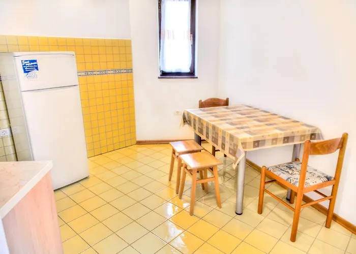 아파트 Josip 2011 *